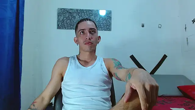 Snapshot of targuerian22 chatting on 01-14-25, 04:15 targuerian22 online show from 01-14-25, 04:15