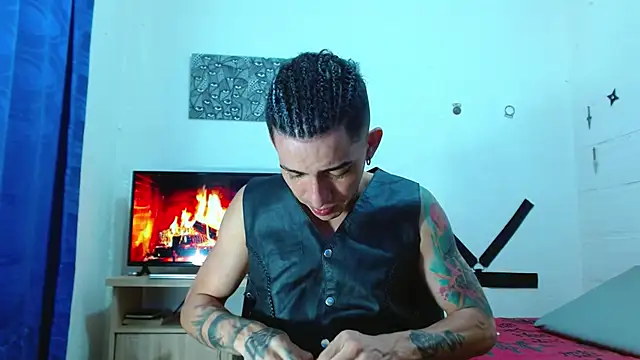 Snapshot of targuerian22 chatting on 01-16-25, 05:11 targuerian22 online show from 01-16-25, 05:11