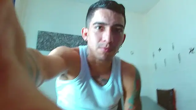 Snapshot of targuerian22 chatting on 03-18-25, 07:10 targuerian22 online show from 03-18-25, 07:10