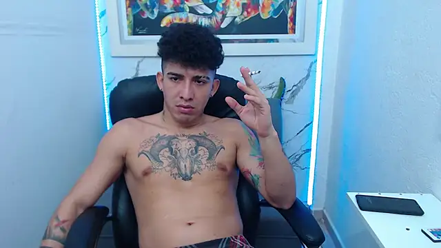 Snapshot of targuerian22 chatting on 09-30-25, 03:11 targuerian22 online show from 09-30-25, 03:11