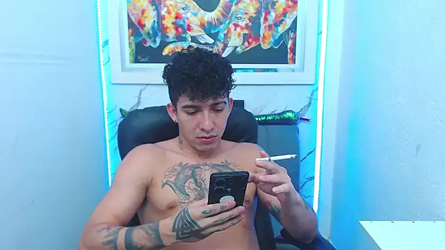 Snapshot of targuerian22 chatting on 10-14-25, 10:43 targuerian22 online show from 10-14-25, 10:43