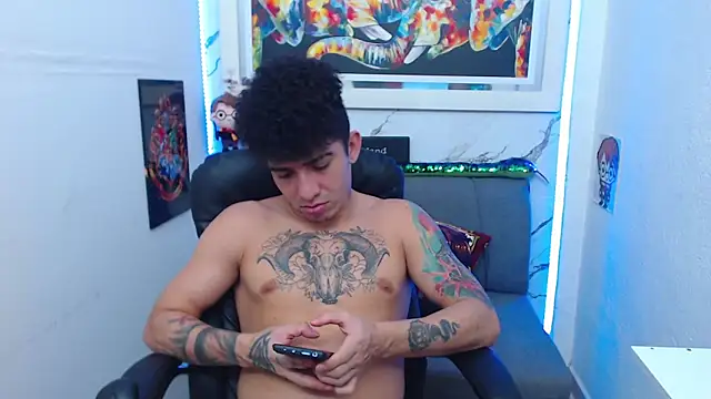 Snapshot of targuerian22 chatting on 10-30-25, 04:36 targuerian22 online show from 10-30-25, 04:36