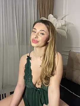 Snapshot of GraceCarther chatting on 01-22-25, 07:03 GraceCarther online show from 01-22-25, 07:03