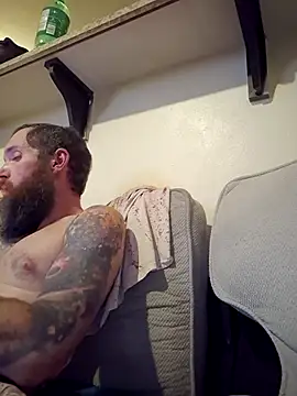 Snapshot of lit702 chatting on 02-28-26, 11:22 lit702 online show from 02-28-26, 11:22