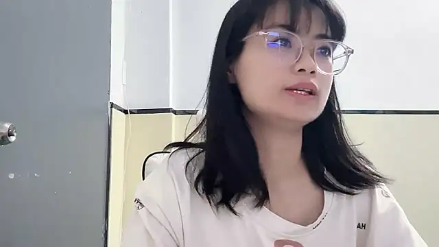 Snapshot of Honey-cici chatting on 12-25-24, 08:40 Honey-cici online show from 12-25-24, 08:40