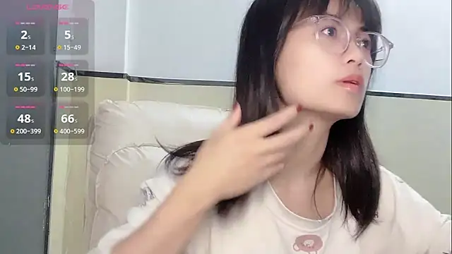 Snapshot of Honey-cici chatting on 03-23-25, 03:32 Honey-cici online show from 03-23-25, 03:32