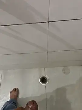 Snapshot of Gururonny07 chatting on 10-16-25, 12:44 Gururonny07 online show from 10-16-25, 12:44