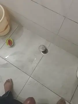 Snapshot of Gururonny07 chatting on 10-19-25, 12:44 Gururonny07 online show from 10-19-25, 12:44