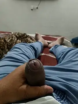 Snapshot of Gururonny07 chatting on 02-18-26, 12:45 Gururonny07 online show from 02-18-26, 12:45