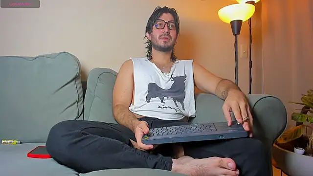 Snapshot of Ackerman_Eren_ chatting on 09-29-25, 10:31 Ackerman Eren  online show from 09-29-25, 10:31