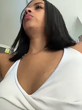 Laura fernandezII online show from 02-22-26, 01:31