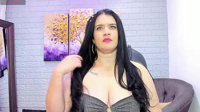 LenaRuiz  online show from 10-06-25, 12:02