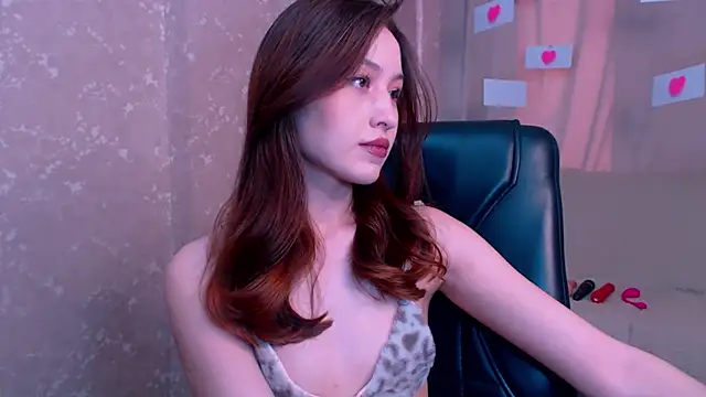 Snapshot of Ann__Cute chatting on 02-07-25, 08:11 Ann Cute online show from 02-07-25, 08:11
