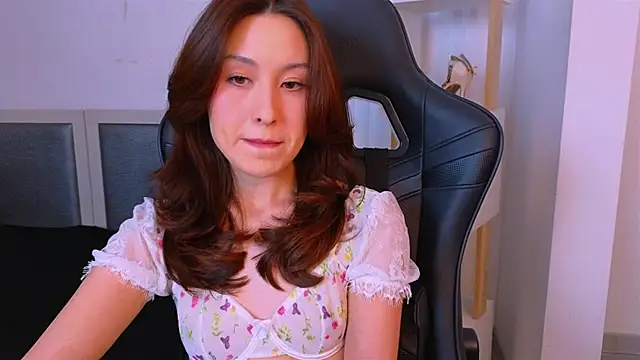 Snapshot of Ann__Cute chatting on 03-17-25, 08:51 Ann Cute online show from 03-17-25, 08:51