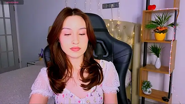 Snapshot of Ann__Cute chatting on 03-19-25, 08:55 Ann Cute online show from 03-19-25, 08:55