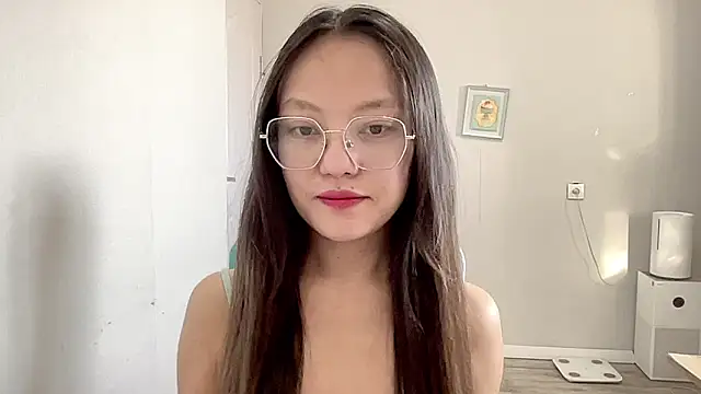 Risalynn online show from 02-15-25, 03:31