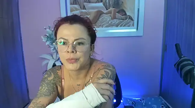 Snapshot of KAROL_MILF chatting on 01-25-25, 06:35 KAROL MILF online show from 01-25-25, 06:35