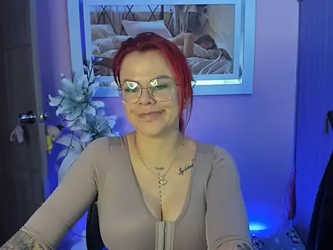 Snapshot of KAROL_MILF chatting on 03-18-25, 09:53 KAROL MILF online show from 03-18-25, 09:53