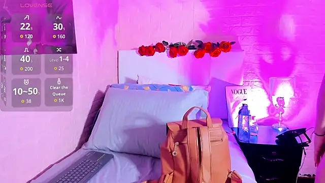 LYAA COLLINS  online show from 11-27-25, 11:34