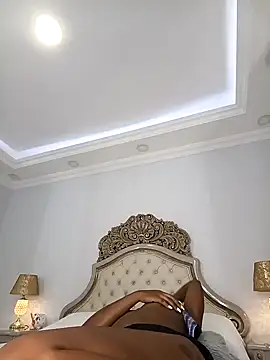 Snapshot of SarahBrunet chatting on 02-11-25, 07:59 SarahBrunet online show from 02-11-25, 07:59