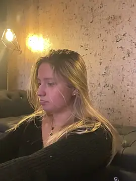 MiaPetit  online show from 03-08-25, 04:50