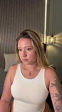 MiaPetit  online show from 02-01-26, 04:38