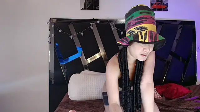 Snapshot of Charlotte11-11 chatting on 02-08-25, 06:55 Charlotte11-11 online show from 02-08-25, 06:55