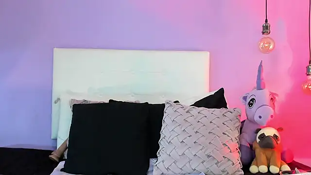 Snapshot of Charlotte11-11 chatting on 09-15-25, 03:56 Charlotte11-11 online show from 09-15-25, 03:56