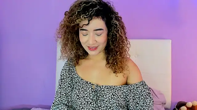 Snapshot of Charlotte11-11 chatting on 09-28-25, 04:56 Charlotte11-11 online show from 09-28-25, 04:56