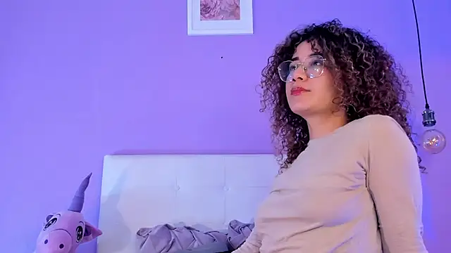 Snapshot of Charlotte11-11 chatting on 10-26-25, 04:35 Charlotte11-11 online show from 10-26-25, 04:35