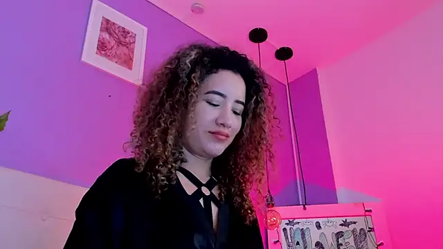 Snapshot of Charlotte11-11 chatting on 10-30-25, 02:40 Charlotte11-11 online show from 10-30-25, 02:40