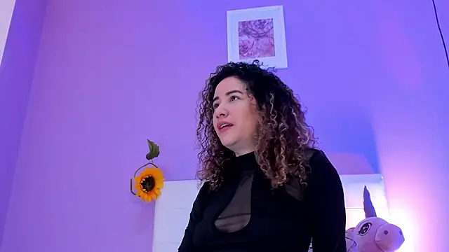 Snapshot of Charlotte11-11 chatting on 11-03-25, 03:46 Charlotte11-11 online show from 11-03-25, 03:46