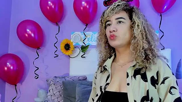 Snapshot of Charlotte11-11 chatting on 11-09-25, 04:27 Charlotte11-11 online show from 11-09-25, 04:27