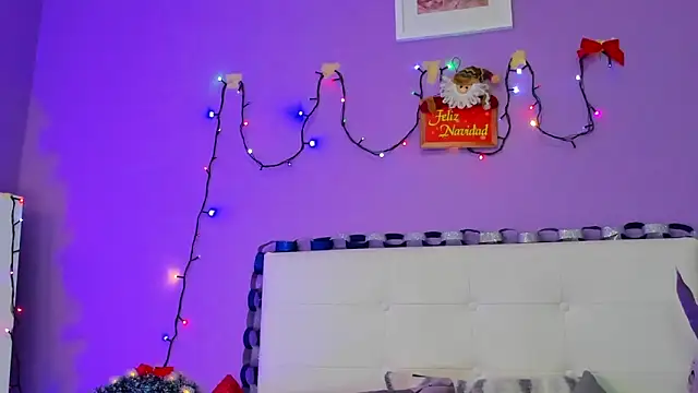 Snapshot of Charlotte11-11 chatting on 12-05-25, 02:47 Charlotte11-11 online show from 12-05-25, 02:47