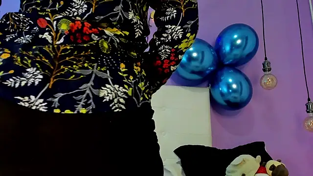 Snapshot of Charlotte11-11 chatting on 12-19-25, 03:41 Charlotte11-11 online show from 12-19-25, 03:41