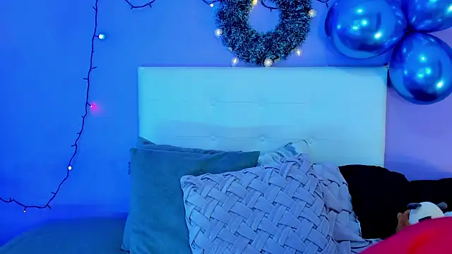 Snapshot of Charlotte11-11 chatting on 12-20-25, 03:30 Charlotte11-11 online show from 12-20-25, 03:30