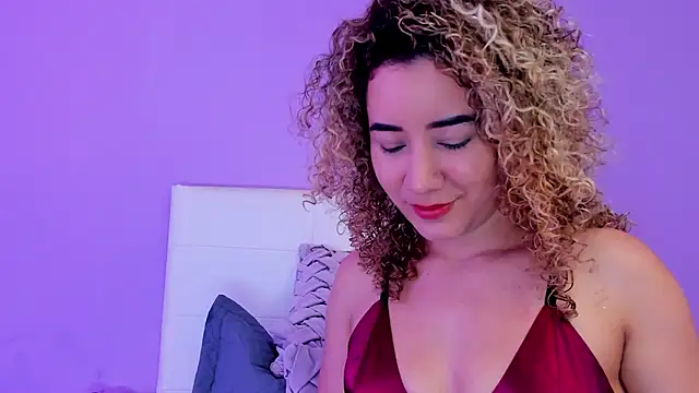 Snapshot of Charlotte11-11 chatting on 01-05-26, 05:27 Charlotte11-11 online show from 01-05-26, 05:27