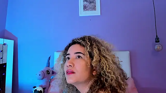 Snapshot of Charlotte11-11 chatting on 01-09-26, 04:43 Charlotte11-11 online show from 01-09-26, 04:43