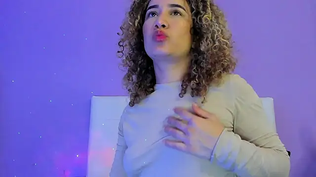 Snapshot of Charlotte11-11 chatting on 02-05-26, 04:00 Charlotte11-11 online show from 02-05-26, 04:00