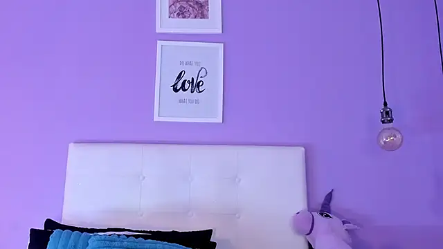 Snapshot of Charlotte11-11 chatting on 02-09-26, 04:00 Charlotte11-11 online show from 02-09-26, 04:00