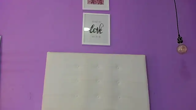 Snapshot of Charlotte11-11 chatting on 02-11-26, 02:55 Charlotte11-11 online show from 02-11-26, 02:55