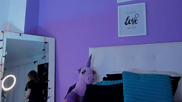 Snapshot of Charlotte11-11 chatting on 02-12-26, 03:07 Charlotte11-11 online show from 02-12-26, 03:07