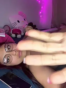 Snapshot of Aprilsmith2 chatting on 12-06-24, 02:02 Aprilsmith2 online show from 12-06-24, 02:02