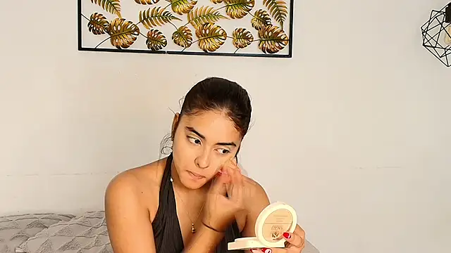 natalia aguirre1 online show from 09-23-25, 12:30