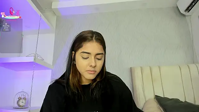 Snapshot of natalia_aguirre1 chatting on 01-15-26, 12:10 natalia aguirre1 online show from 01-15-26, 12:10