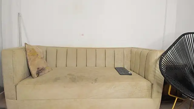 Snapshot of natalia_aguirre1 chatting on 02-12-26, 12:00 natalia aguirre1 online show from 02-12-26, 12:00