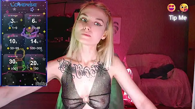 Snapshot of mischellemeow13 chatting on 10-08-25, 02:20 mischellemeow13 online show from 10-08-25, 02:20