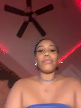 loveluna8 online show from 11-04-25, 11:59