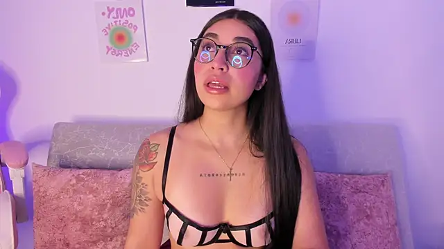 Snapshot of sensualhaven_ chatting on 12-30-24, 10:23 sensualhaven  online show from 12-30-24, 10:23