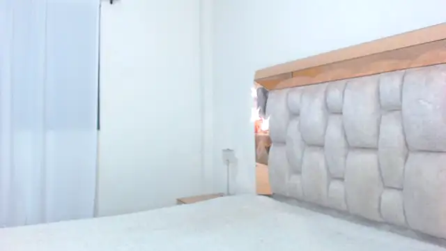 lolaperrys online show from 12-23-24, 02:56